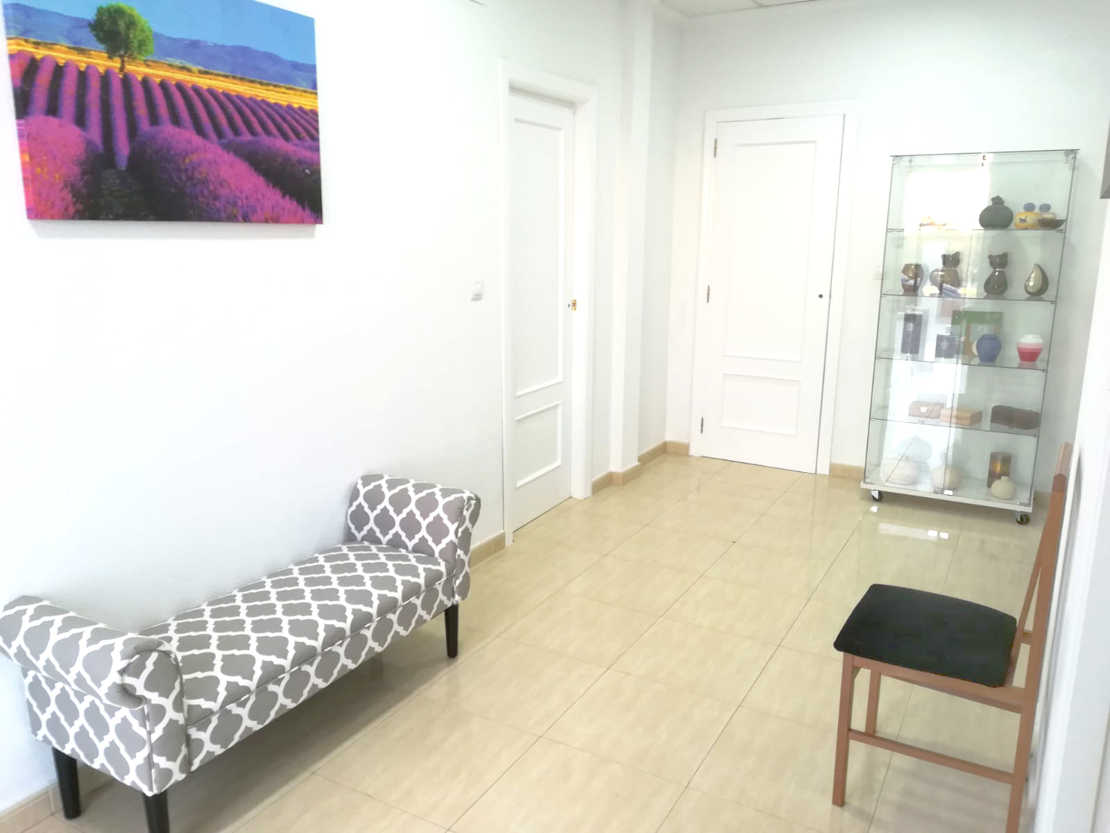 Sala de espera blanca